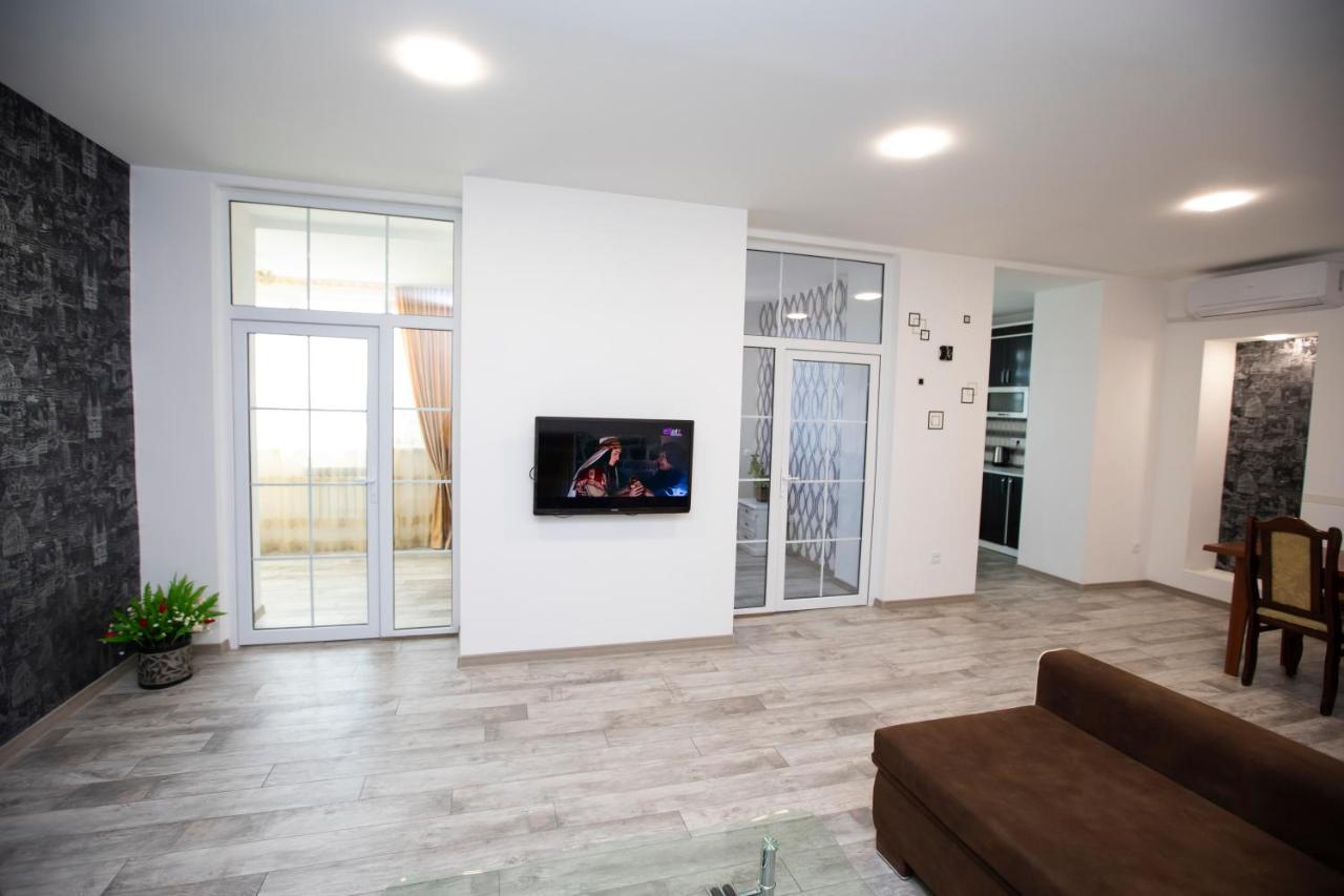 Modern Apartment In The Center With The View Of The Majestic Ararat 예레반 외부 사진