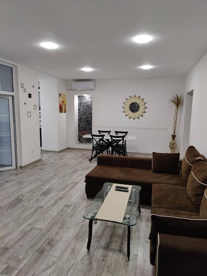 Modern Apartment In The Center With The View Of The Majestic Ararat 예레반 외부 사진